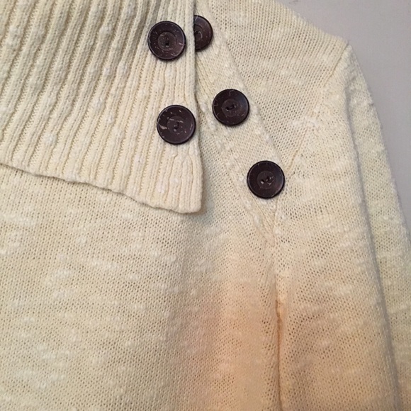 Top - Picture 2 of 4